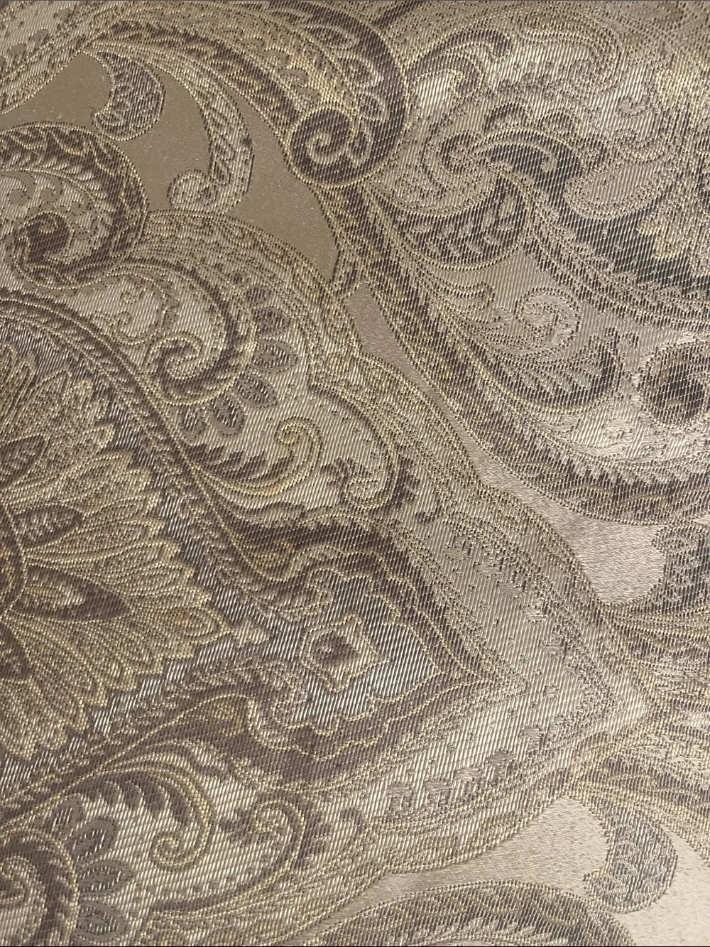King size . Luxury Paisley Jacquard Duvet in Taupe and Ivory